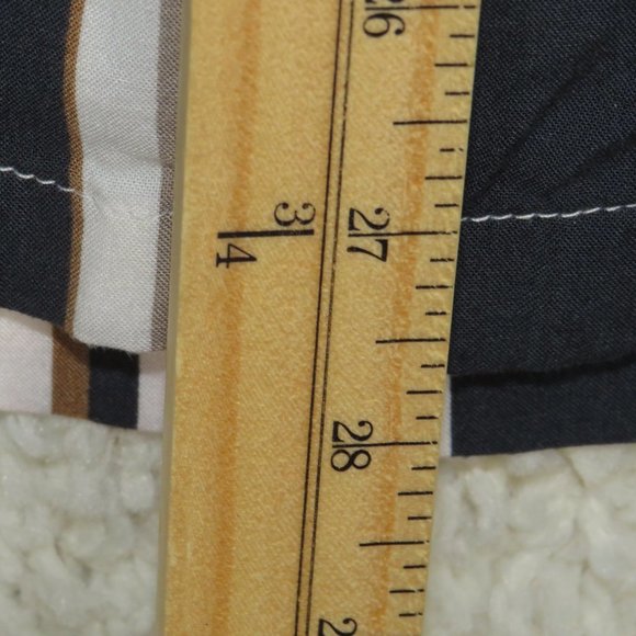 Original Use* Men's Short Sleeve Button Down Curved Hem Shirt Size~ Large - Picture 7 of 8